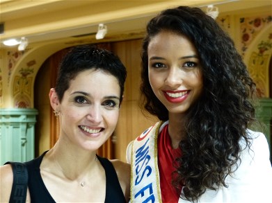Cliquez sur cette photo pour l'agrandir - Delphine Amiot-Dechambre, Miss Orléanais 2000, avec Flora Coquerel, Miss France 2014.